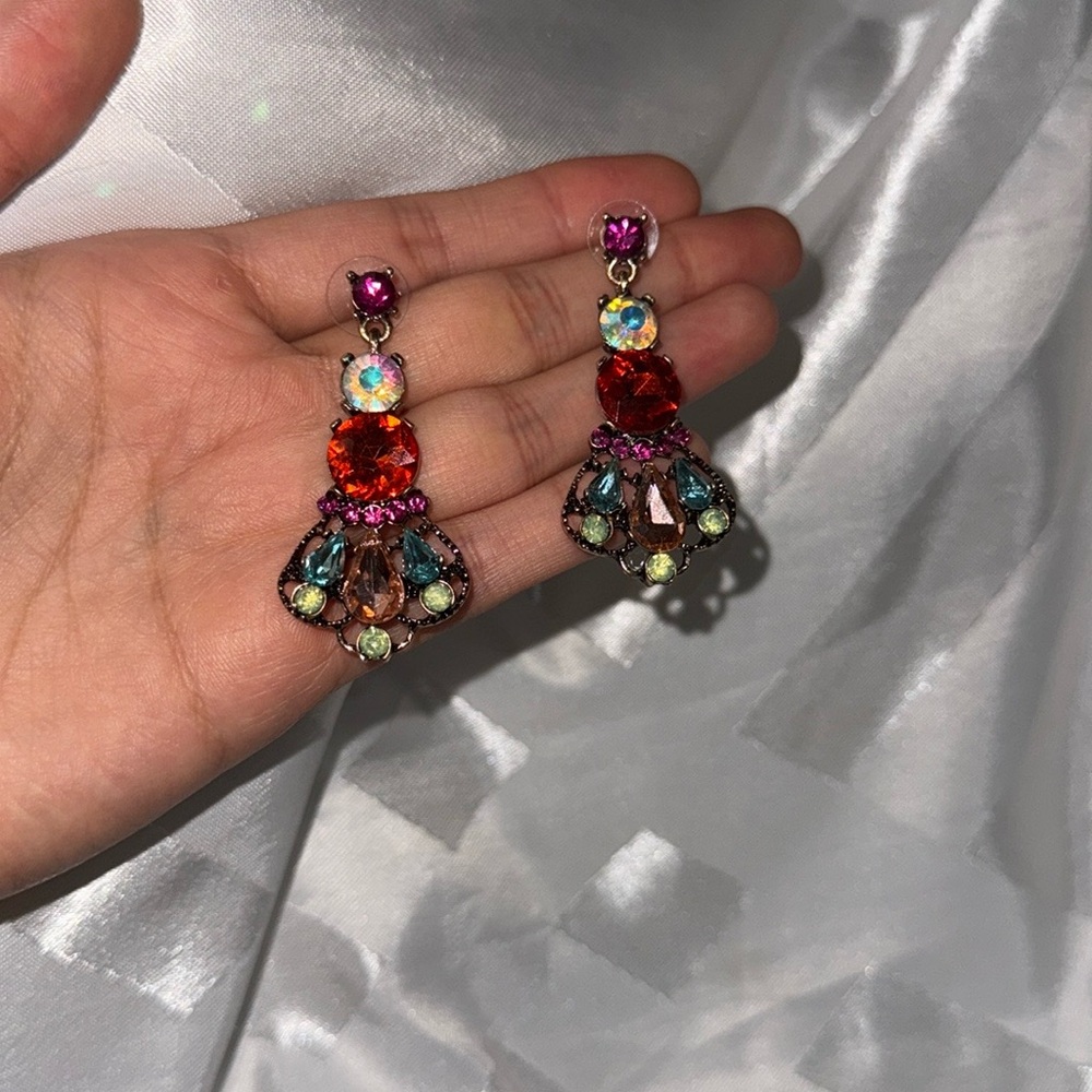 Elegant Multicolor Drop Earrings - Picture 13 of 16